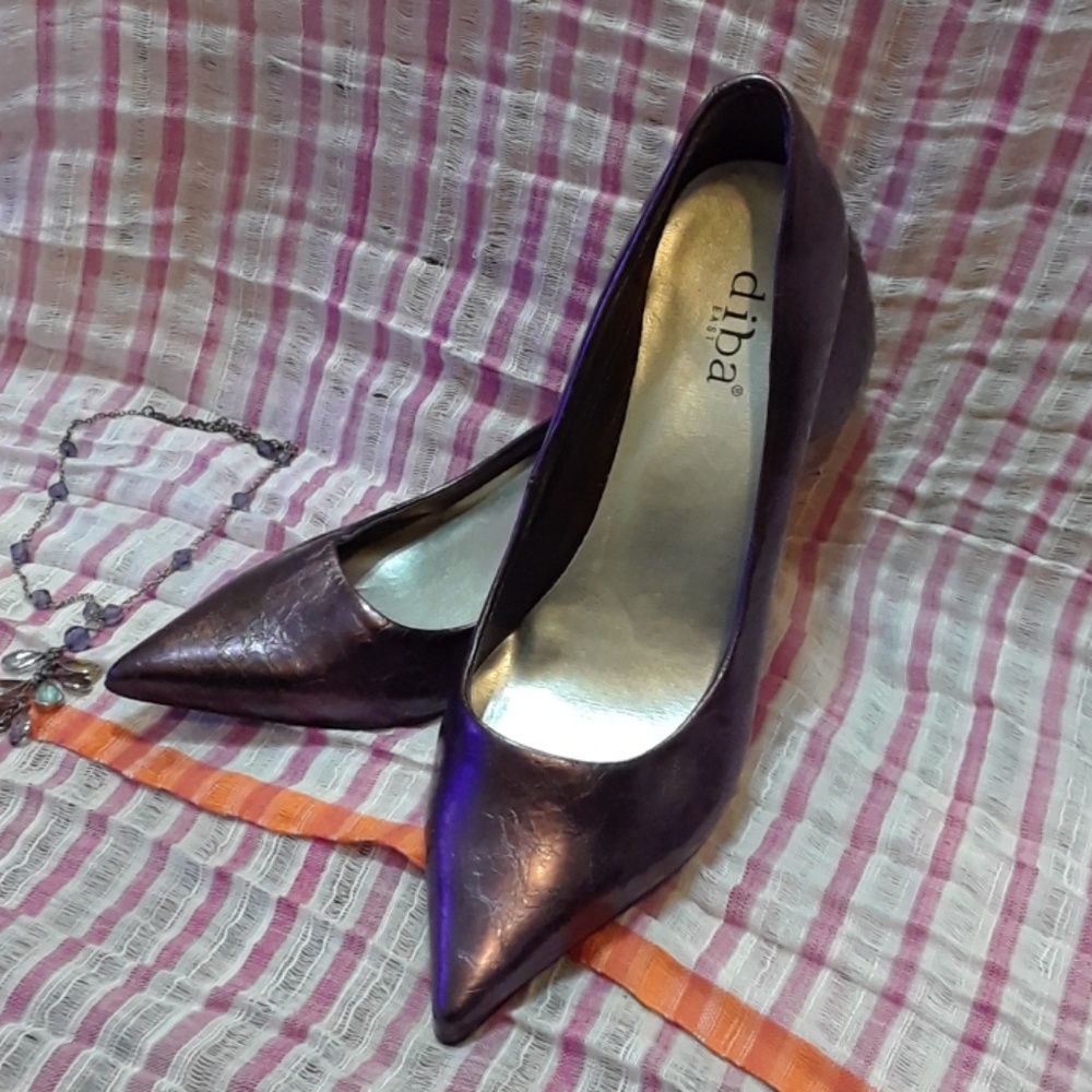 Beautiful Purple Diba east Heels